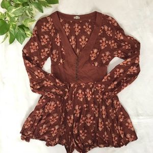 Ecote Urban Outfitters floral romper Brown M